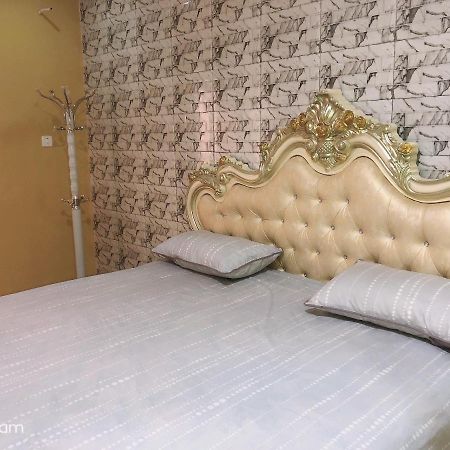 Awamuulamin Manneh Guest House Abuko Eksteriør billede