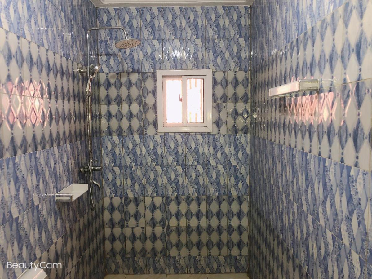 Awamuulamin Manneh Guest House Abuko Eksteriør billede