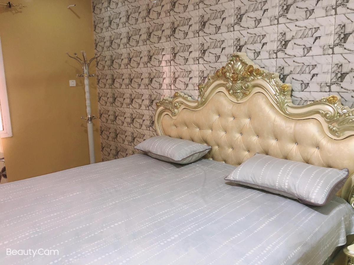 Awamuulamin Manneh Guest House Abuko Eksteriør billede